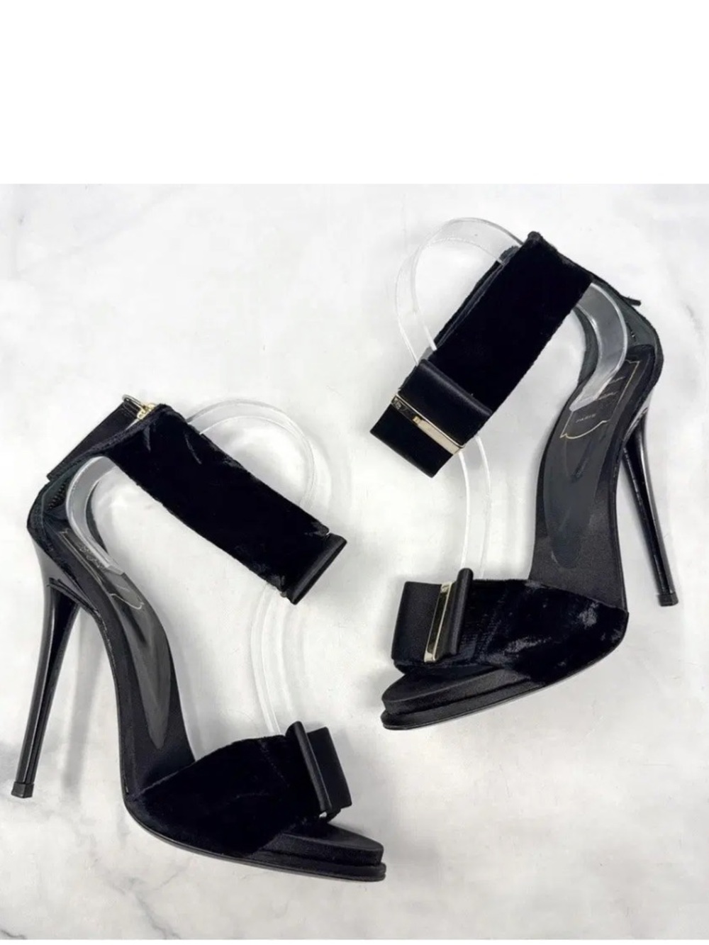 Roger Vivier velvet bow heels with gold detail 4” heels Size 37 - Picture 3 of 11